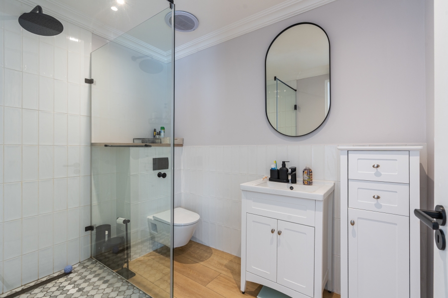 4 Bedroom Property for Sale in Sea Point Western Cape